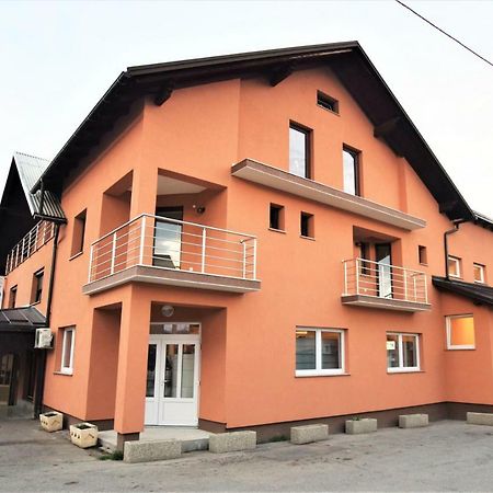 Privatni Smjestaj Most Otočac 外观 照片