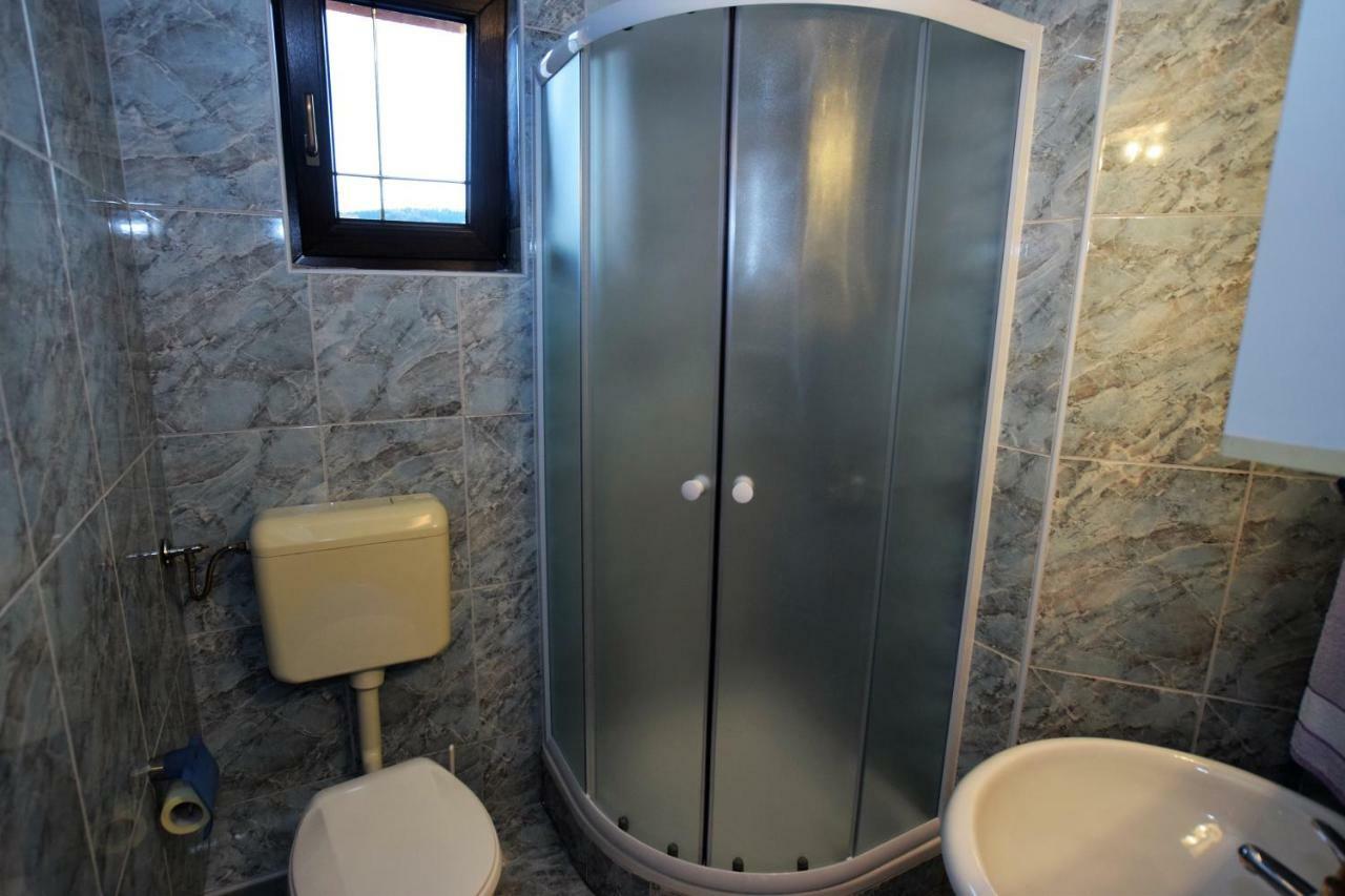 Privatni Smjestaj Most Otočac 外观 照片