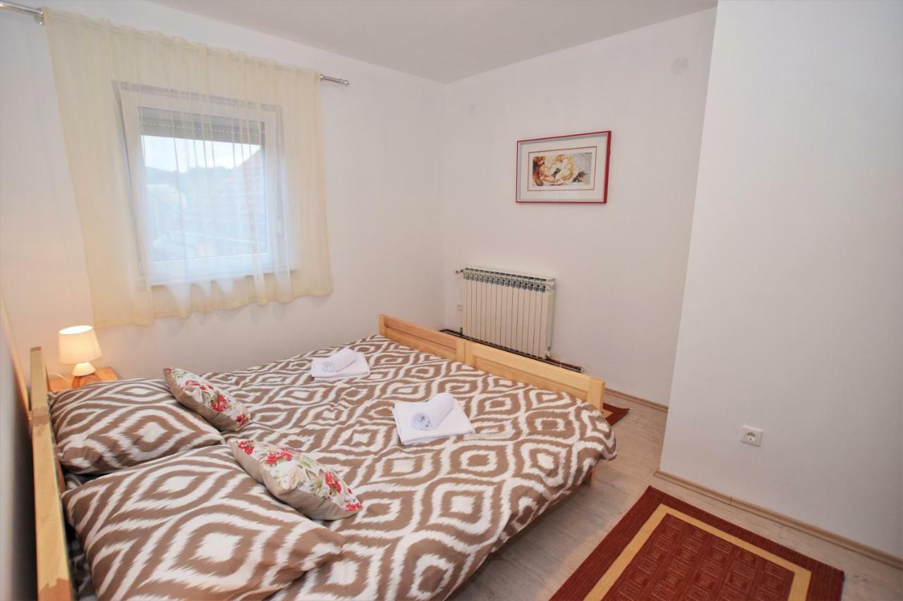 Privatni Smjestaj Most Otočac 外观 照片