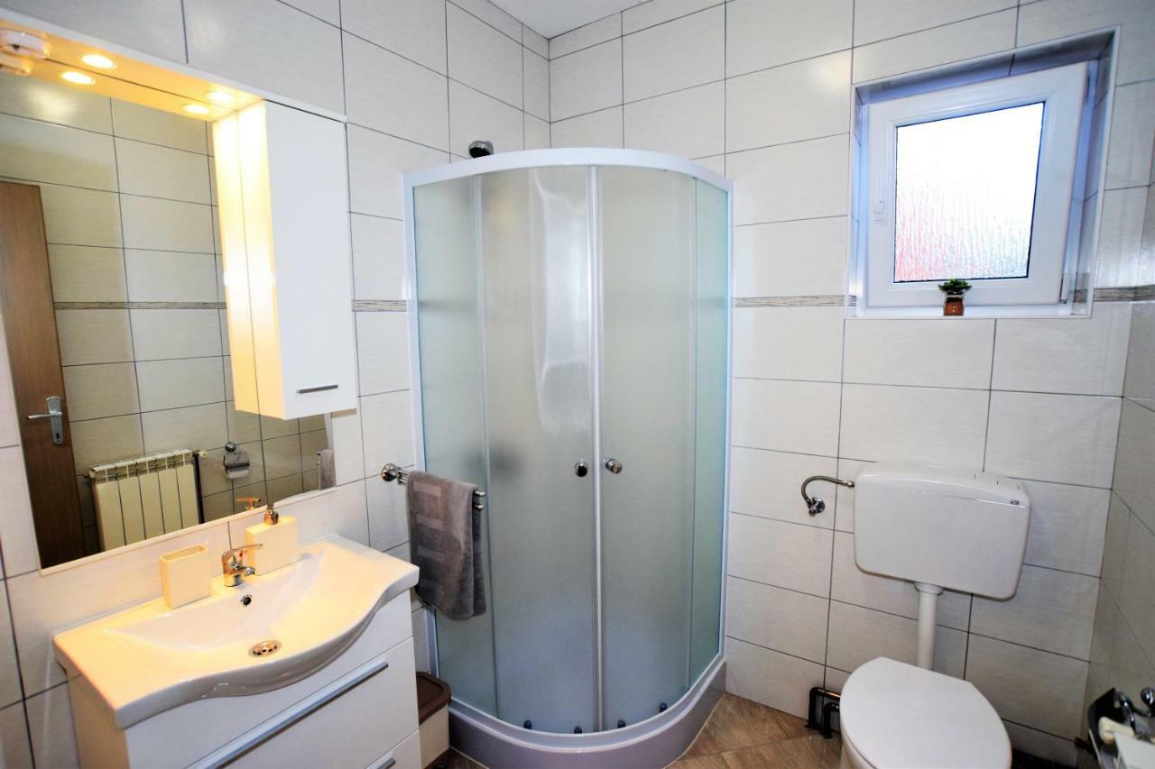 Privatni Smjestaj Most Otočac 外观 照片